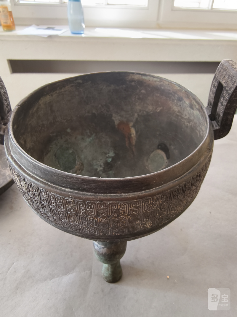 Three-legged bronze food vessel "ding" type - 图11